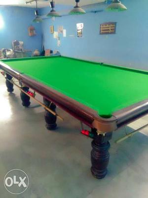 1Pool & 2 Snooker tables..