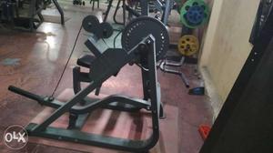 Biceps triceps machine in running condition