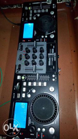 Black And Grey DJ Mixer