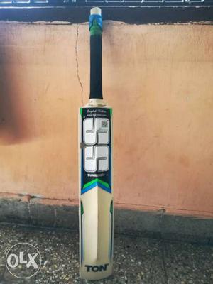 English willow SS Cricket Bat