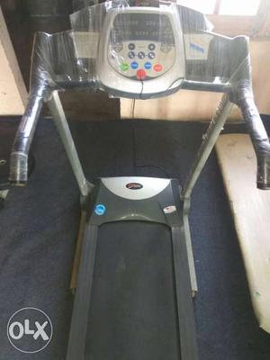 Fit king treadmill almost new 2 Hp motar almost