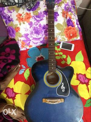 Guitar. good condition new condition