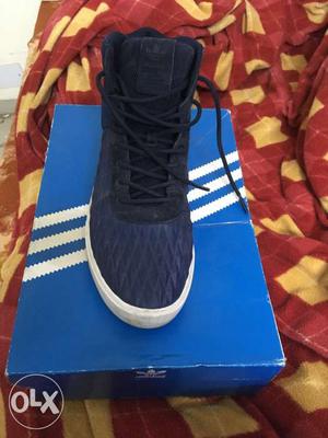 Addidas orignal shoes size 7 used only 2-3 times