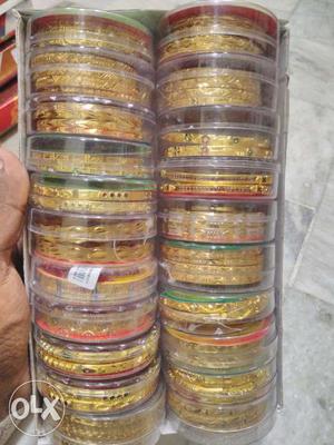 Covering bangles and chains with lot of varieties and