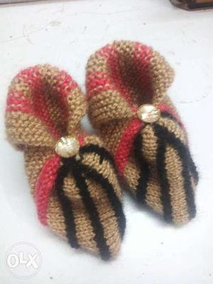 NEW HANDMADE WOOLEN SHOES FOR BABIES (1-2 years)