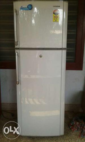 Samsung refirgerator 280 liters 4star 3 years old