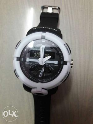 Used round white dial. g shock urgent sale.