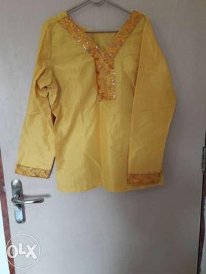 Yellow Long-sleeved Shirt