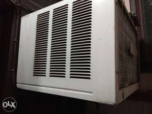 1.5 ton onida window ac along with stabalizer