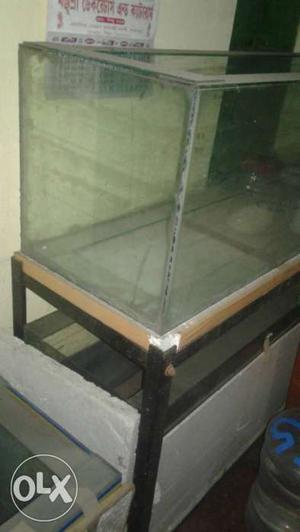 2 pis 5ft /1.5ft /1.5ft tank with stand.1 pis 4ft