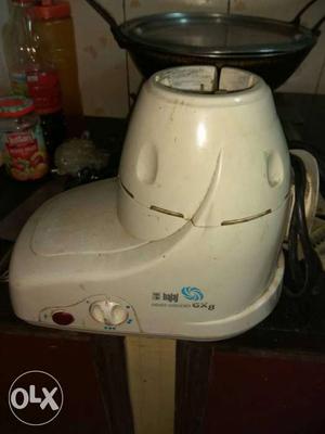 3 years old mixer grinder in absolute working