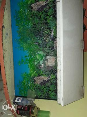 Full set of fish tank in good condition with