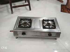 Gas stove original bharat gas 6yrs old nyc working condition