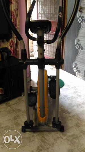 Cross Trainer in good condition miner damege as u