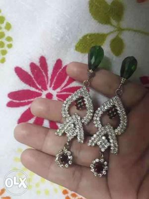 2 Earings at just rupees 200