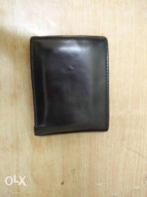 Black Gucci Leather Bi Fold Wallet