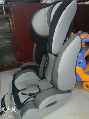 Car seat for infants and children in excellent