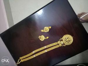 Gold-colored Chandbali Jewelry Set