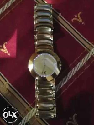 I am selling my rado watch for rs  its a