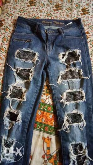 Ladies jeans size 28