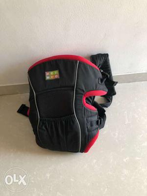 Mee mee baby carrier, hardly used as good as new