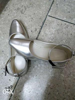 Silver belly - Size 39 brand new purchased from
