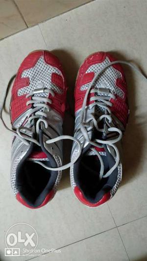 Vectar badminton shoes in good condition