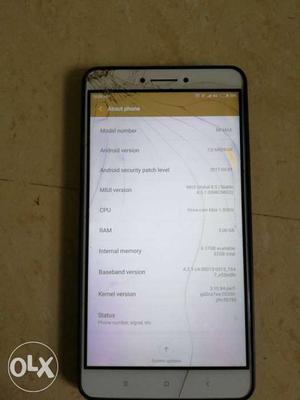8 months old Mi Max. Screen cracked but working