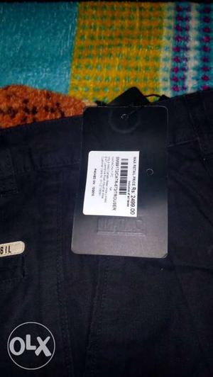 A brand cantabill new black trouser size 30