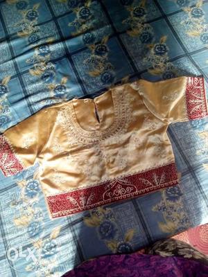 Girl child lehnga in very new condition and in