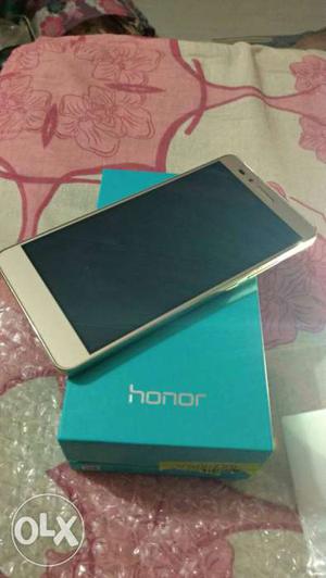 Honor 5x under warranty