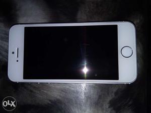 IPhone 5s 16gb with full kit includeing bill box