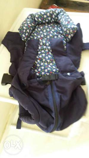 New Baby hug, baby carrier, in good condition