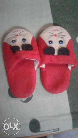 Pair Of Red And Brown Kitten Slippers