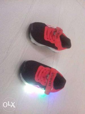 Toddler's Black-and-red Velcro Light-up Shoes