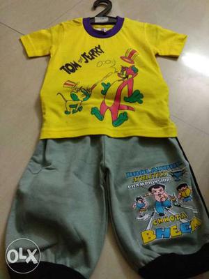 Toddler's Yellow And Gray Printed T-shirt And Shorts