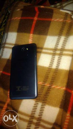 Want to sell my 1 yr old samsung galaxy j7 prime