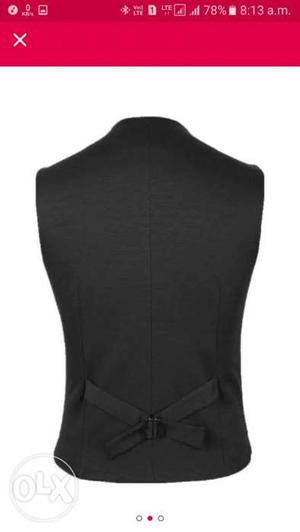 Women's Black Sleeveless Vest