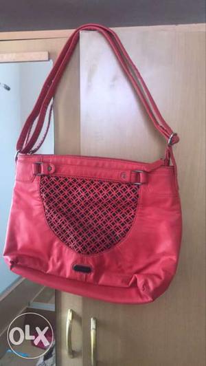 Women's Pink Leather Shoulder Bag