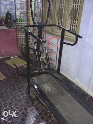 Fitness exercise zym machine