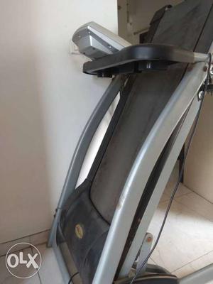 Motorised treadmill by Afton