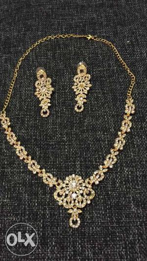 Brand New Sukhi jewellers set. Not used. Text for