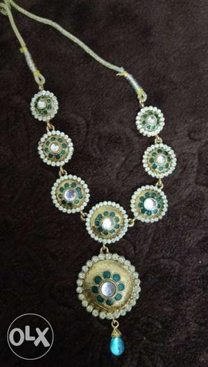 Green And Gold-colored Floral Silk Thread Necklace