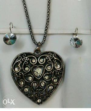 Heart Shape Silver-colored Pendant Necklace