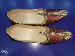 Red-and-gold-colored Khussa Shoes