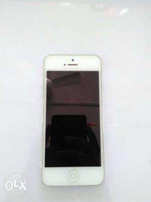 IPhone 5 16gb with charger and bill excellent