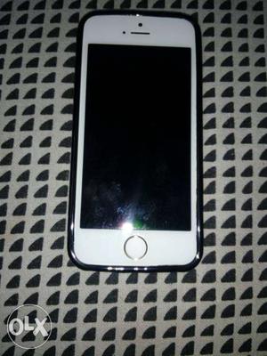 IPhone 5s in good condition, with charger
