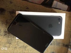 Iphone 7 matt black 128gb with box and all