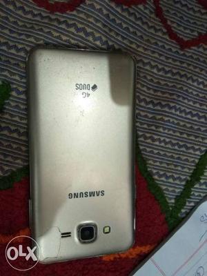 Samsung galaxy j7 with chager good condition