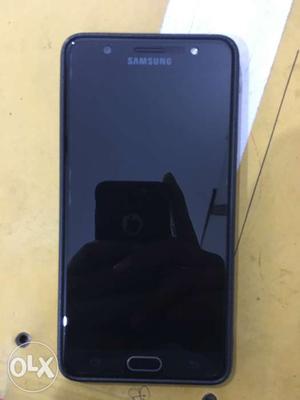 Samsung j7 max only 1 month old unused mobile All